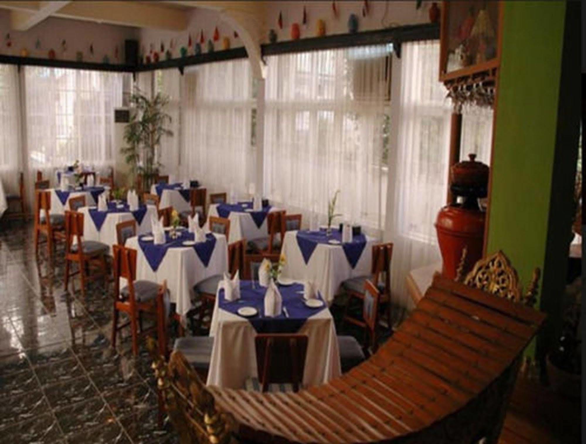 Emerald Land Hotel Mandalay Exterior foto